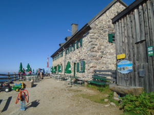 První přestávka u chaty Südwand-Hütte